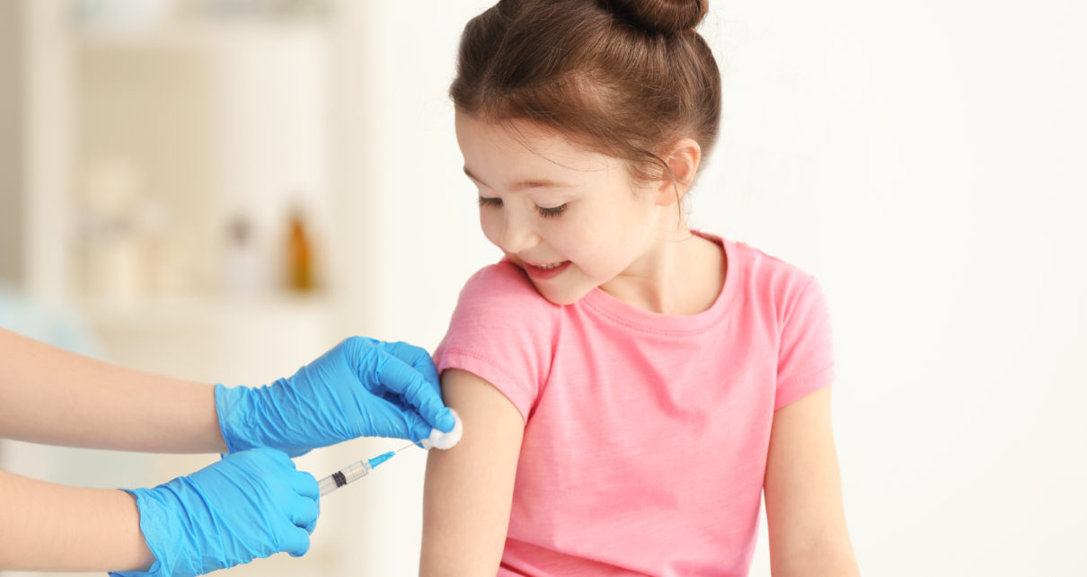 Czy w okresie pandemii powinniśmy szczepić swoje dzieci?