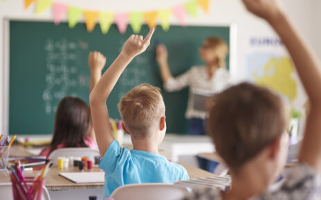 PPOZ apeluje o wprowadzenie dla szkół planu awaryjnego. Dziś odnotowano ponad 8 tys. zakażeń